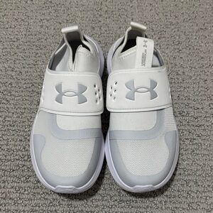 Under Armour Women’s White and Gray Sneakers. BRAND NEW. NEVER WORN!